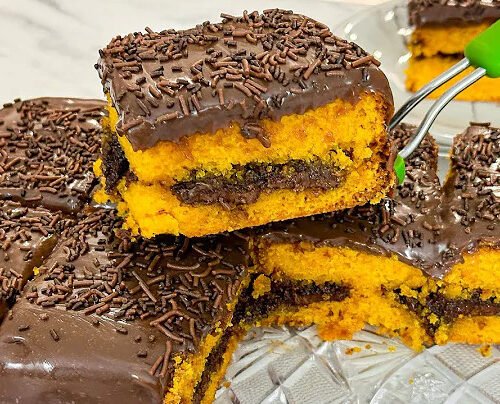 Bolo de Cenoura Que Já Sai Recheado do Forno