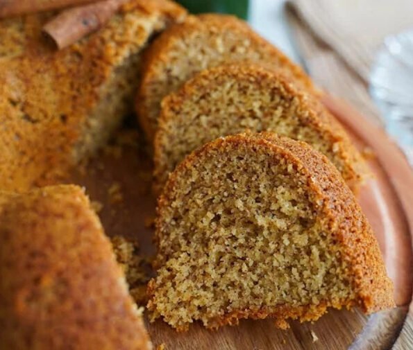 Quer uma receita de bolo saudável e deliciosa? Nosso bolo de aveia com mel é perfeito para você! Fácil de fazer e ideal para quem busca opções sem glúten.