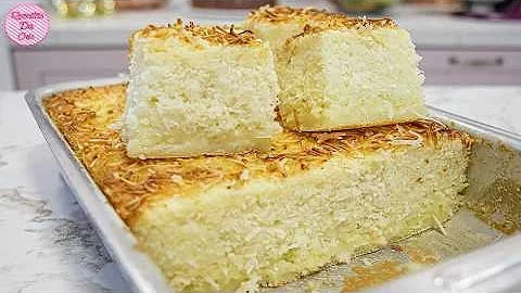 Aprenda a fazer um delicioso bolo de mandioca com coco, super cremoso e fácil de fazer. Perfeito para um lanche da tarde ou café da manhã.