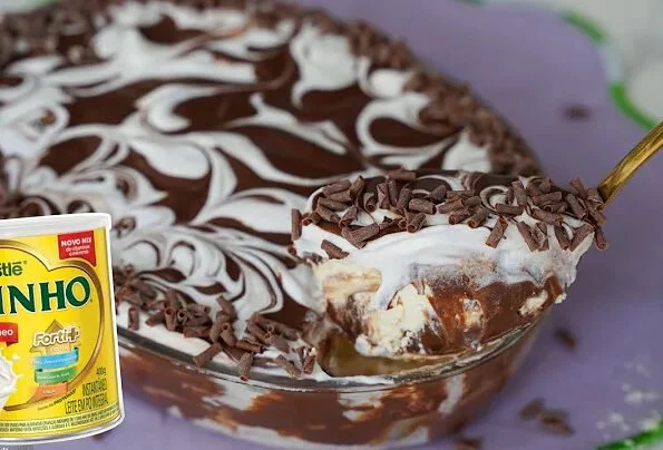 Mousse de leite ninho trufado é a sobremesa mais fácil e deliciosa que você vai fazer na vida! Aprenda essa receita simples e prática.