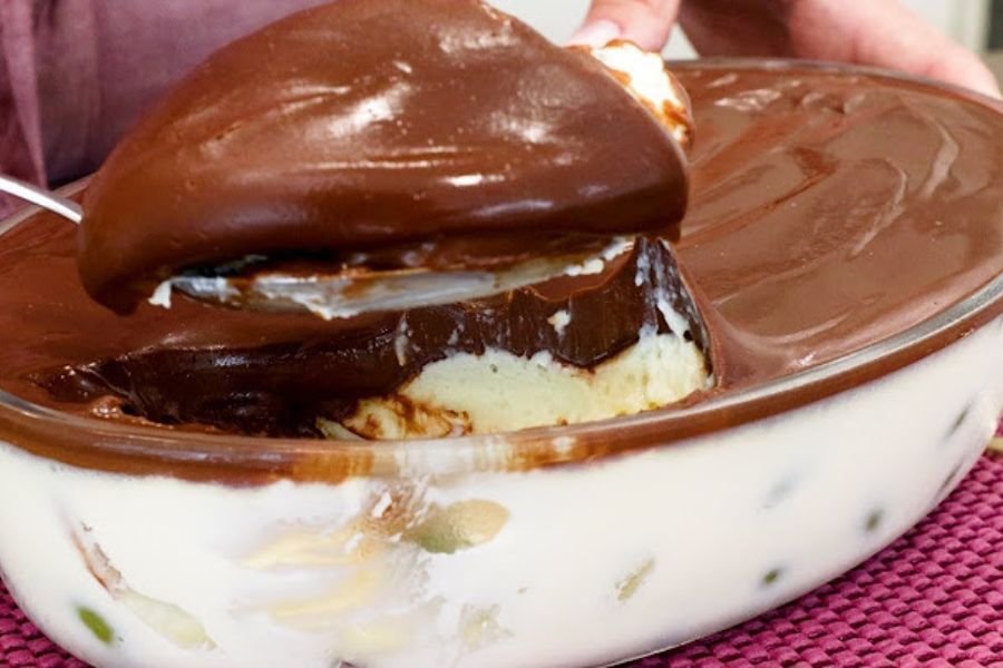Descubra a melhor receita do Bombom de Uva na Travessa. Uma sobremesa fácil, rápida e irresistível! Aprenda aqui o passo a passo completo.